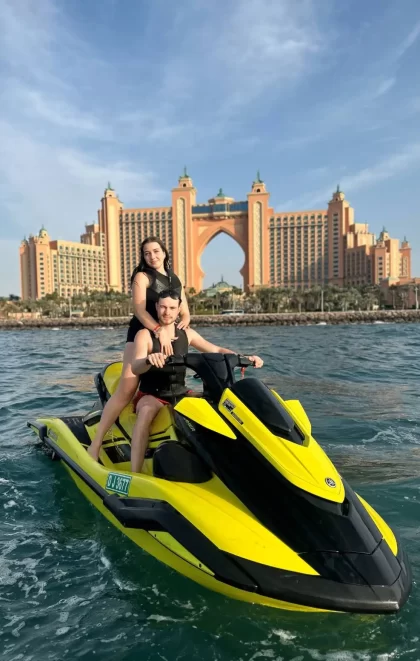 Couple posing for the picture on Xtreme Jet ski Atlantis Tour